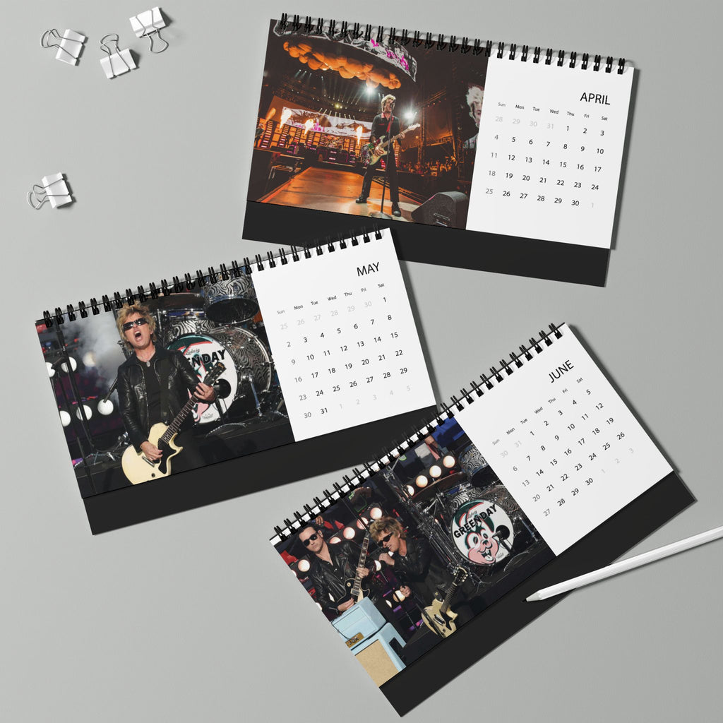 Green Day Desktop Calendar (2027 grid)