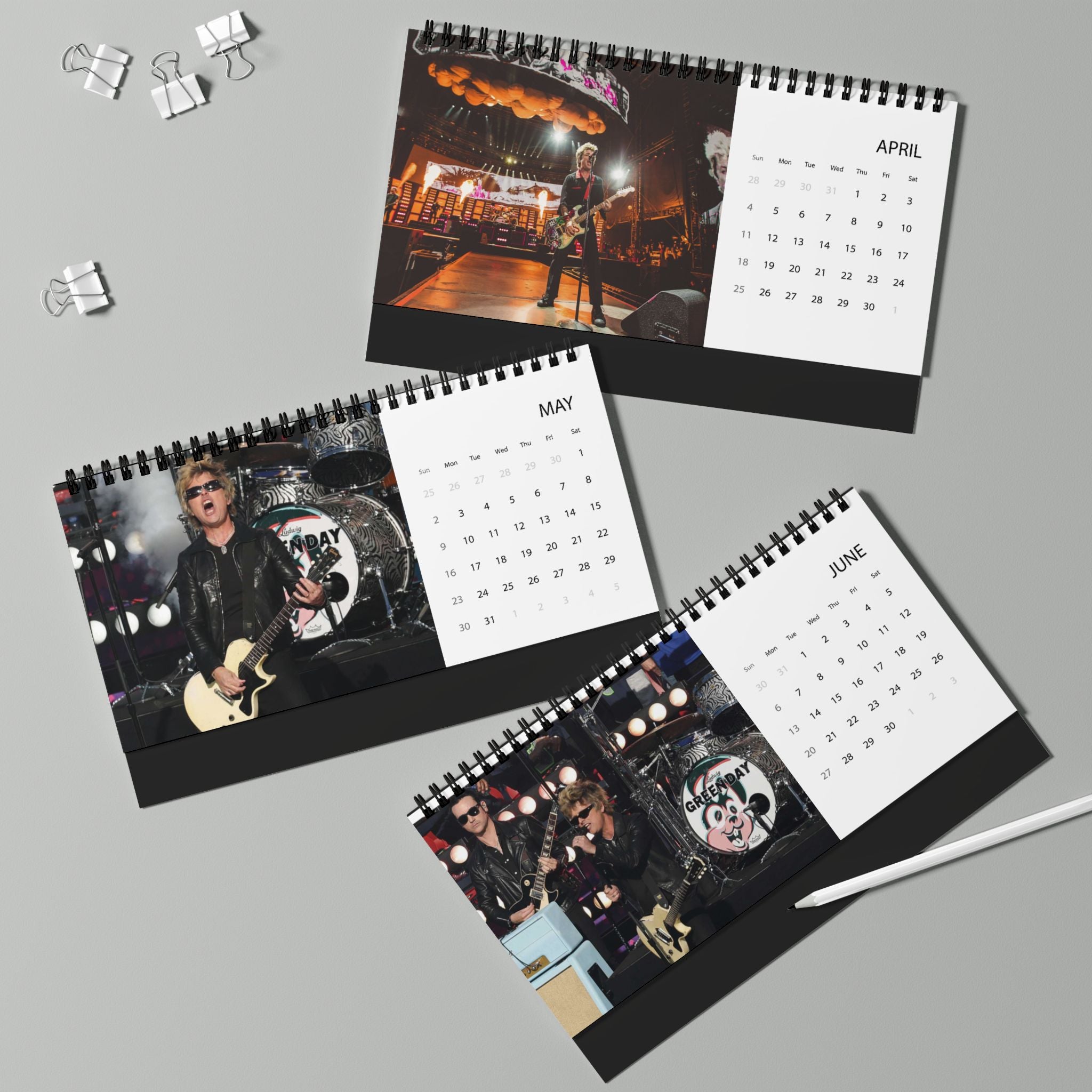 Green Day Desktop Calendar (2027 grid)