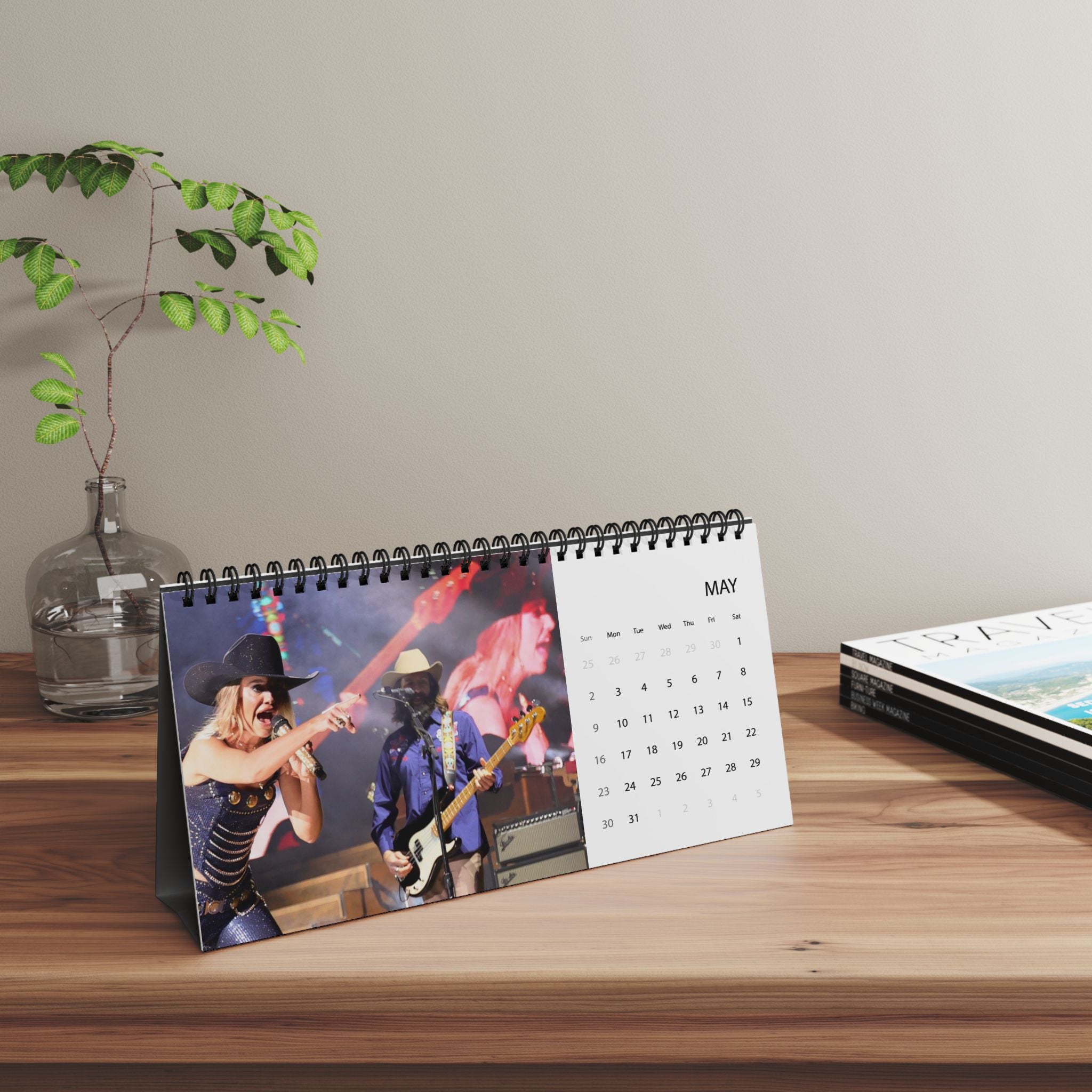 Lainey Wilson Desktop Calendar 2027