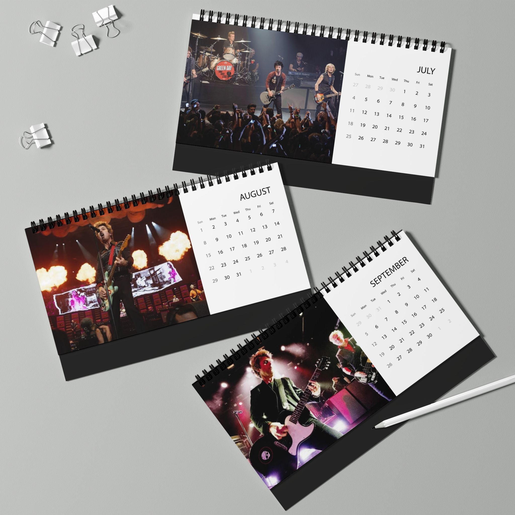 Green Day Desktop Calendar (2027 grid)