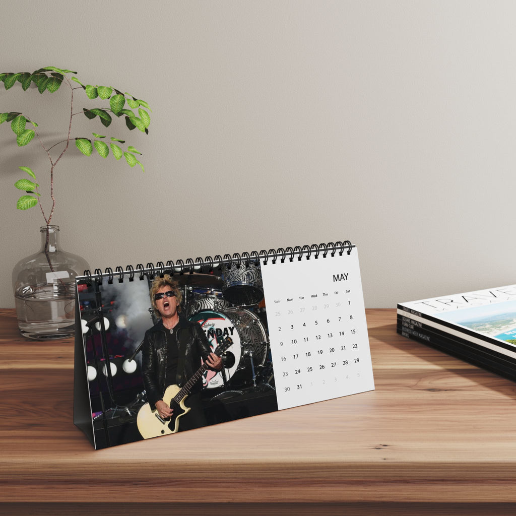 Green Day Desktop Calendar (2027 grid)